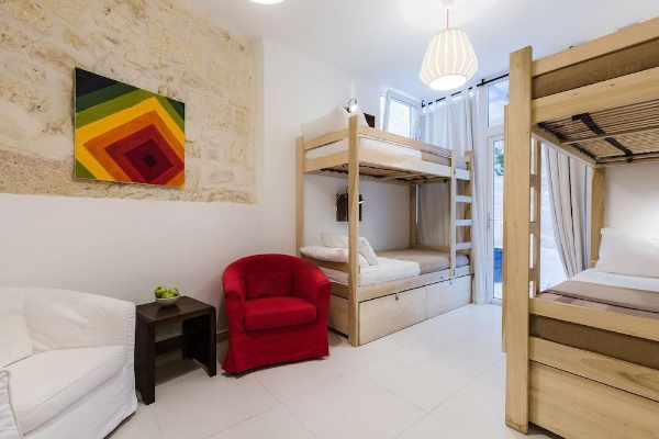 Two Pillows Boutique Hostel (Sliema)